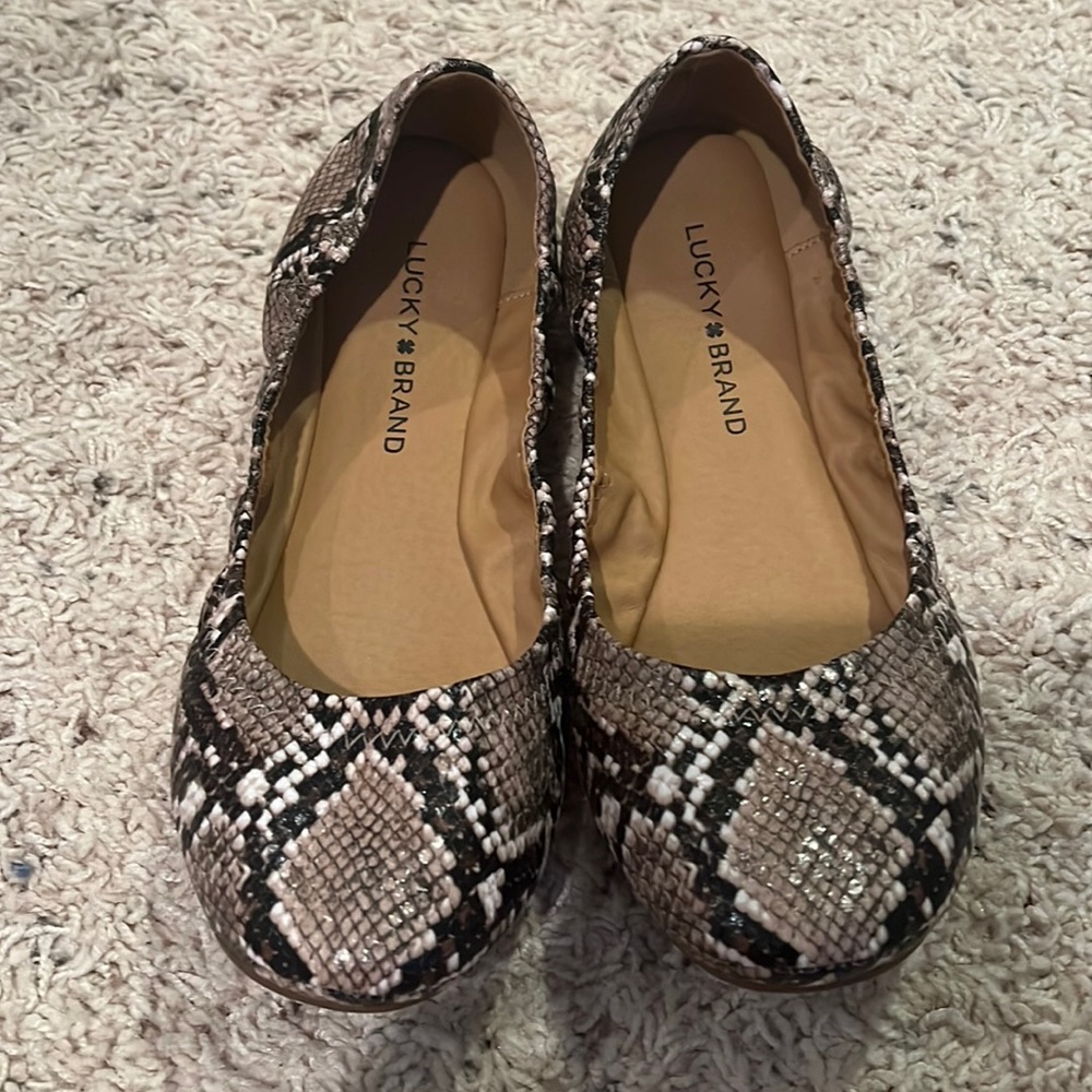 Lucky brand flats